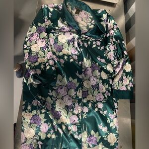 Aria Satin Intimates Robe with Floral Design Size Medium